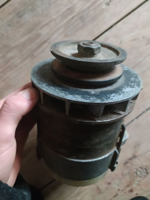 Generator sotiladi 28W