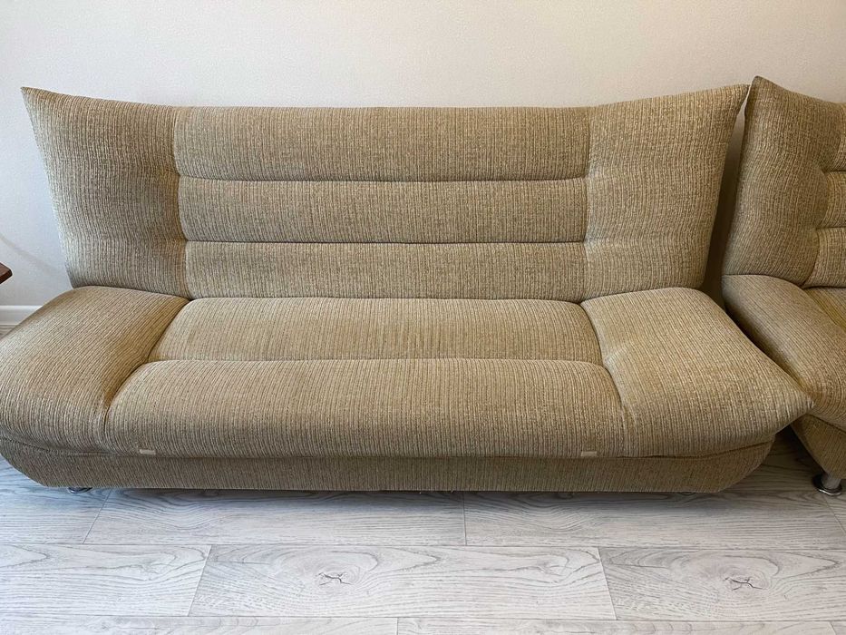 Продам диван и два кресла