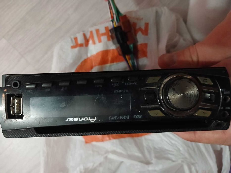 Продам 2 автомагнитолы (торг)