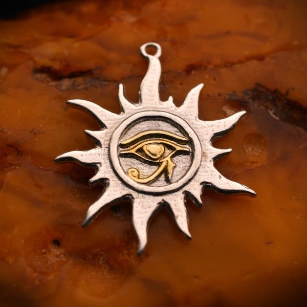 Сребърен медальон 925 „Окото на Ра – Слънчев талисман“