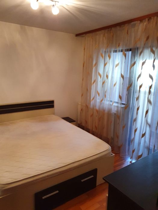 Inchiriez apartament