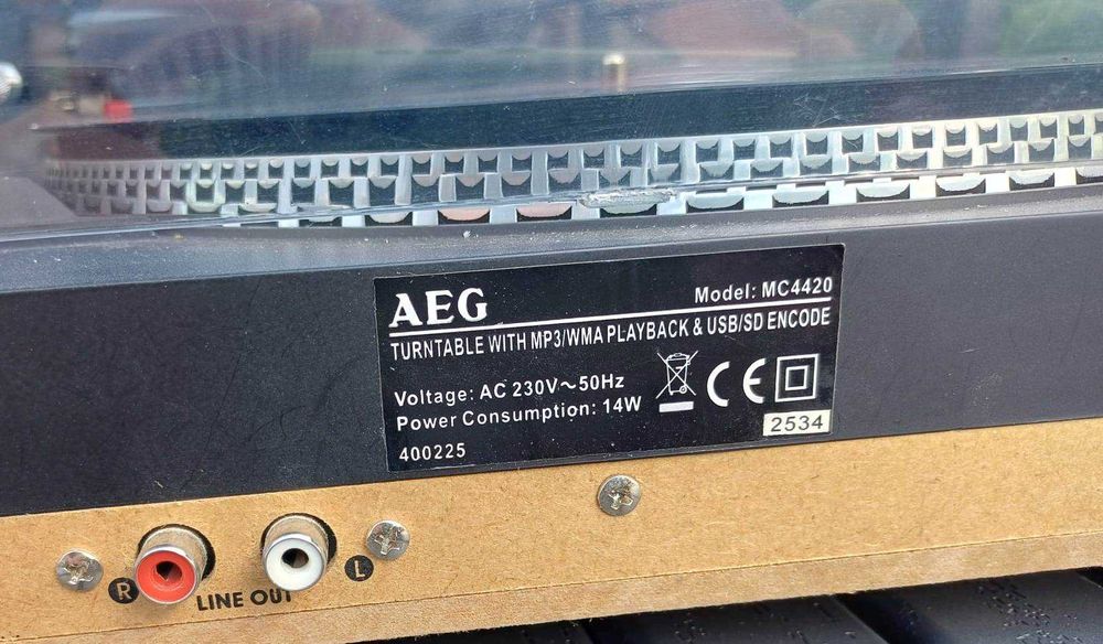 Pick-up AEG MC 4420 USB card inregistrare