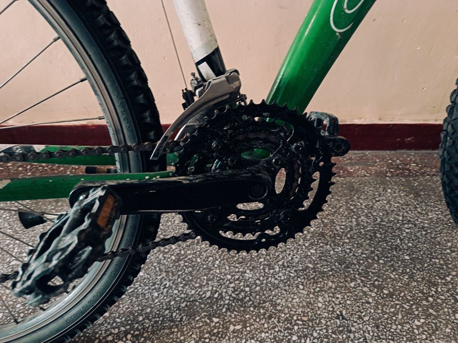 Vând bicicleta .