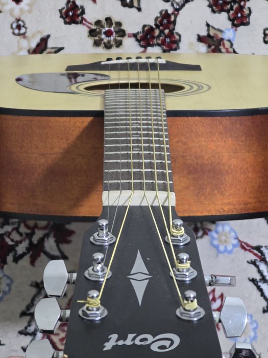 Sotuvda: Cort AD810 OP, afsonaviy dreadnought akustik gitara.