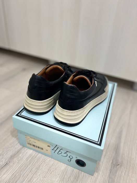 Продаю Кожаные кроссовки IVLI