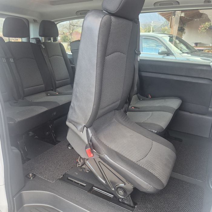Vand mercedes vito 2.2 tdi.6+1 trepte.9 locuri.160 cp.klima .top