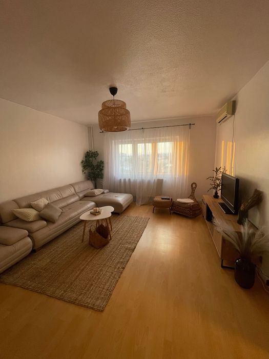 Vand apartament spatios mobilat Ploiesti