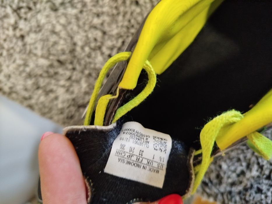 Детски бутонки като нови