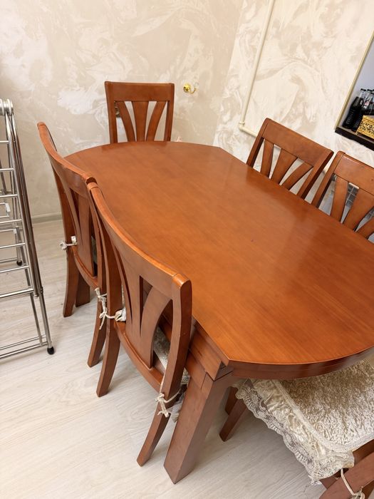 Стол со стульями