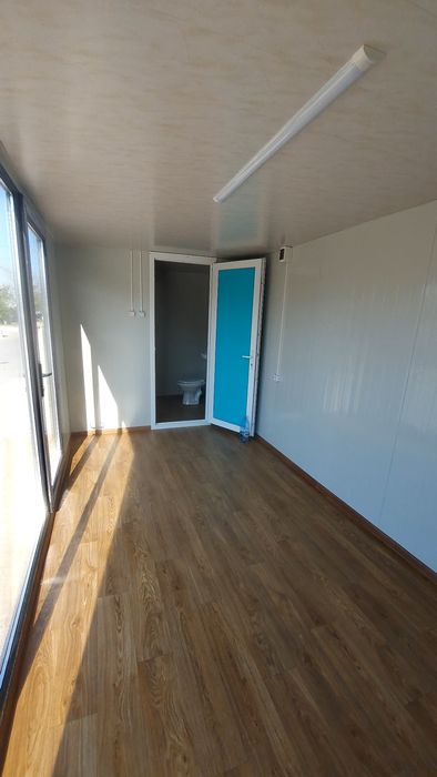 Vand container grup sanitar și vitrină