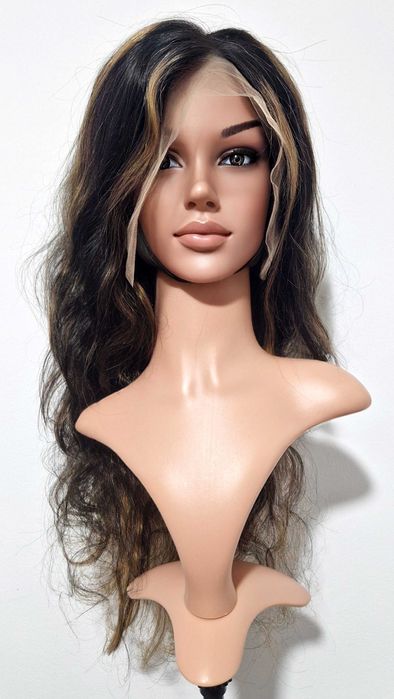 Естествена черна чуплива перука с руси кичури 75 см - Lace Front 13x6