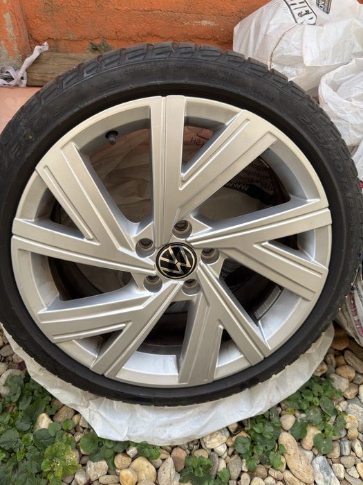 Jante originale VW Golf 8 model Bergamo