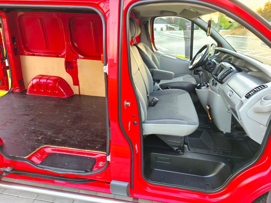 ‼️Vând Opel  Vivaro 2.0 Diesel Automat Clima Navi impecabil‼️