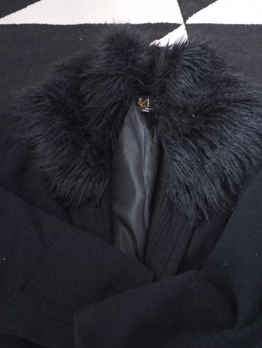 Дамско дълго палто.