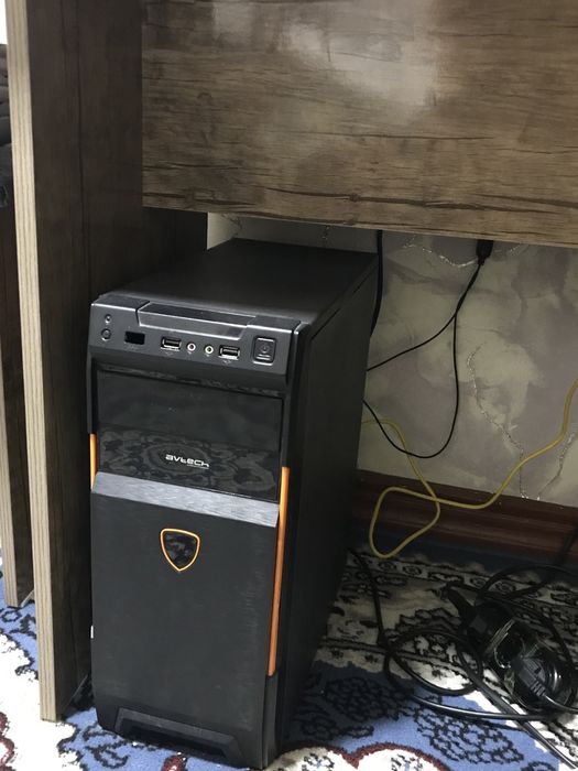 Kompyuter sotiladi komplekt