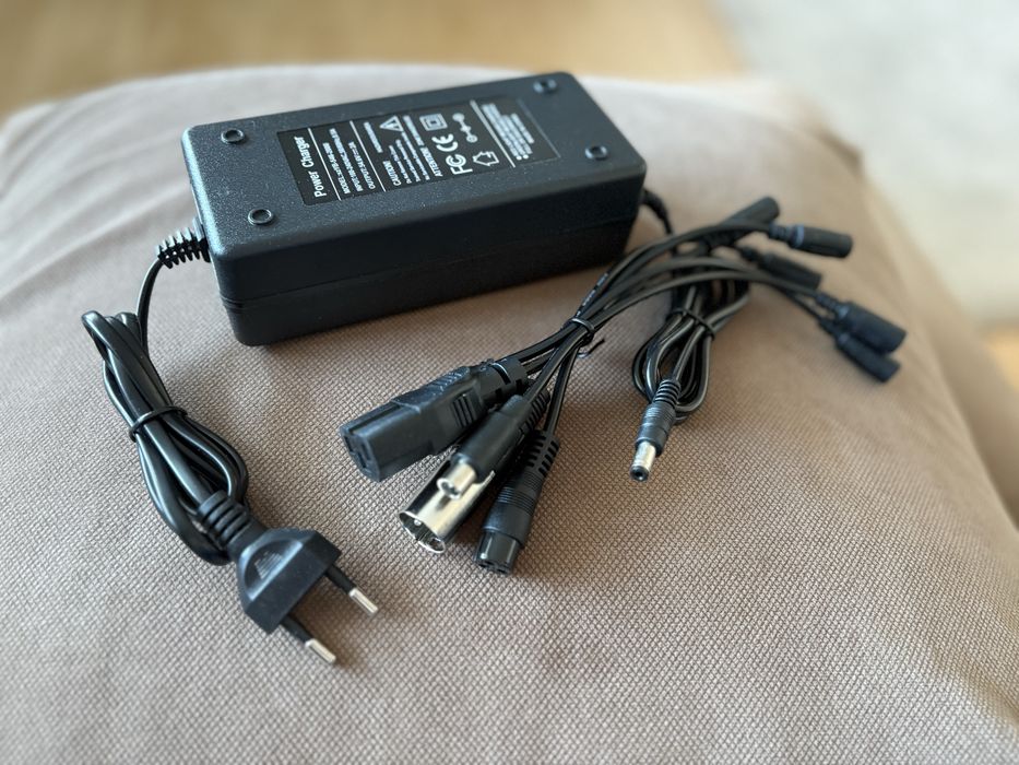 Incarcator Baterii Li Ion 42V2A Trotinete/Biciclete -6 Capete