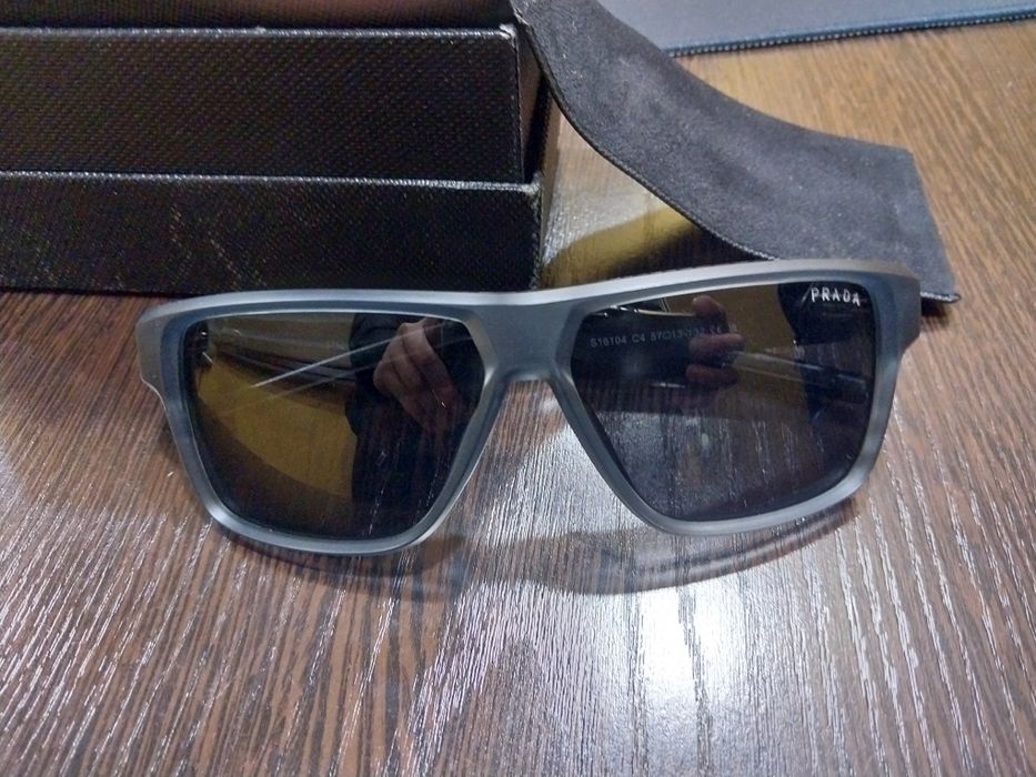 Очки Prada с коробкой