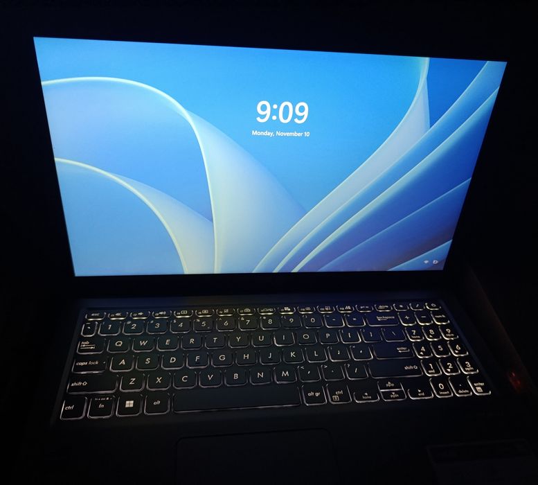 Vând Laptop Asus