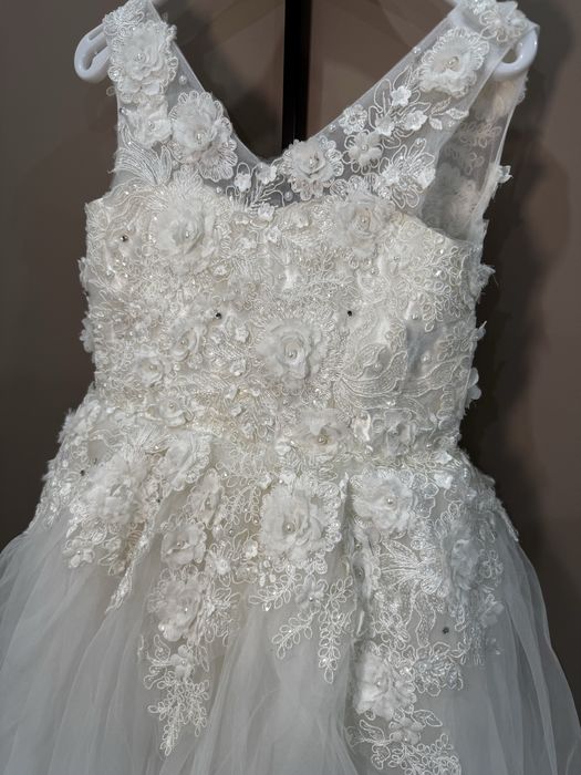 Продам  платье для девочки