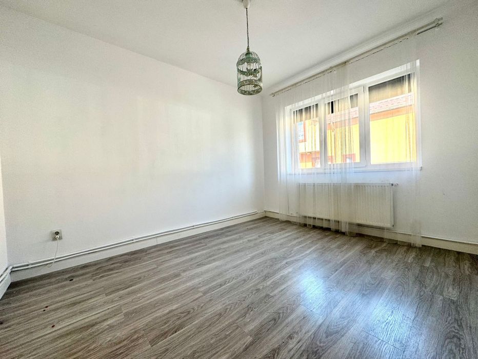Apartament la Casa 4 Camere 120 mp + Terasa 20 mp + Garaj 60 mp + curte 80mp