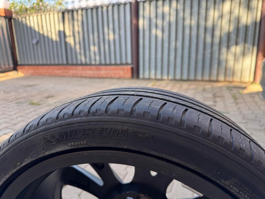 Диски с резиной 235/40 R19
