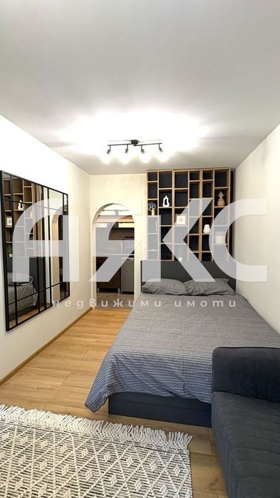 Дава се под наем Едностаен апартамент в София, Център - 26 кв.м за 628.32 € - Снимка #1