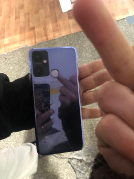 Обменя 2 телефона на 1