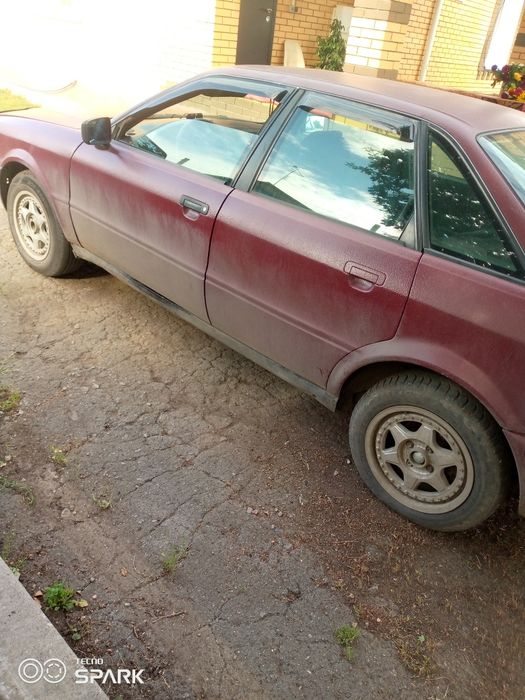 Продам обмен Ауди Б4 на полном ходу