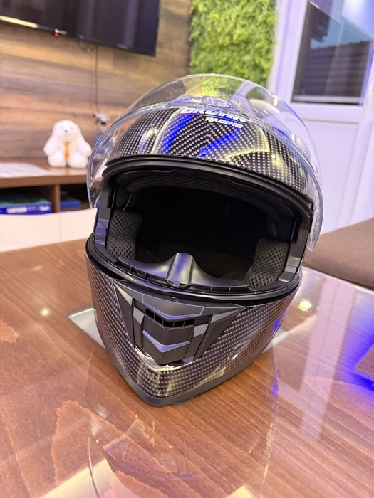 Каска за мотор нова!