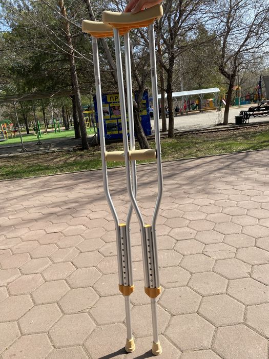 Отдам даром костыли