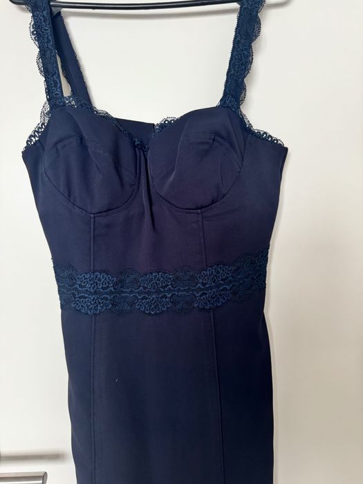 Рокля  синя дълга до коляното вталена