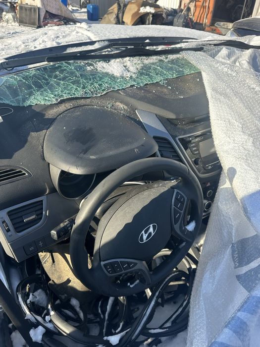 На разбор Hyundai Elantra
