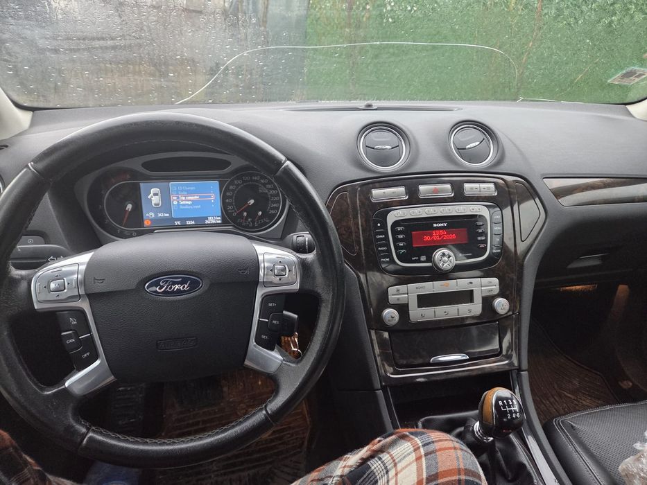 Vand Ford mondeo ghia 2.0 tdi