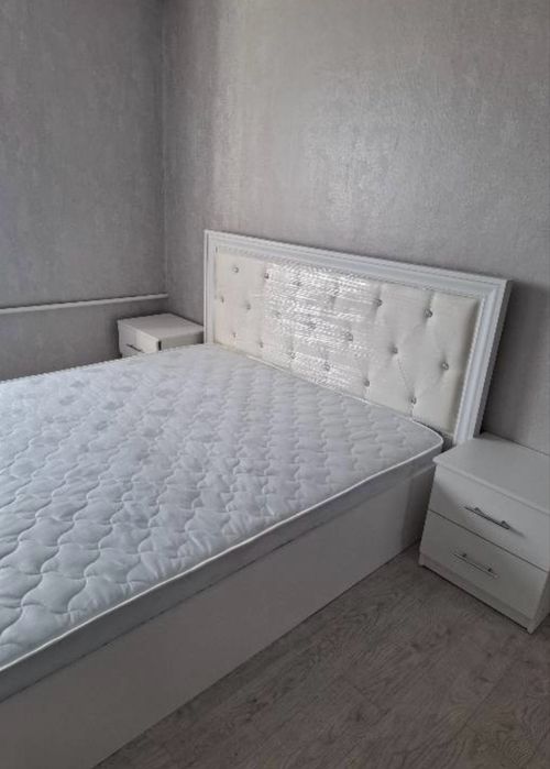 Продам кровать с матрасом