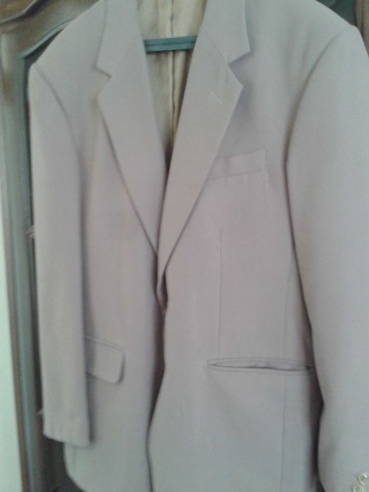 Ново             бежово    мъжко сако 52н