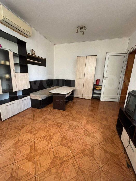 СТРАХОТЕН двустаен апартамент в района на кв. Виница!