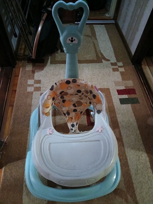 Продаётся детский велик ходунки и машина