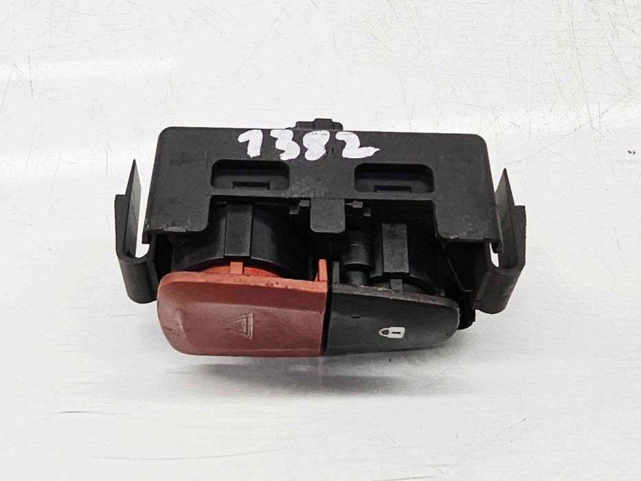 Buton avarii Renault Megane 3 (B95) [Fabr 2008-2016] 8200214898