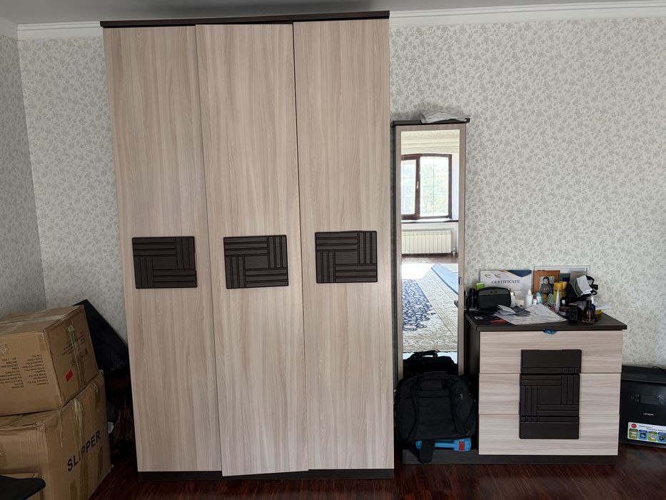 Шкаф плюс комод с зеркалом