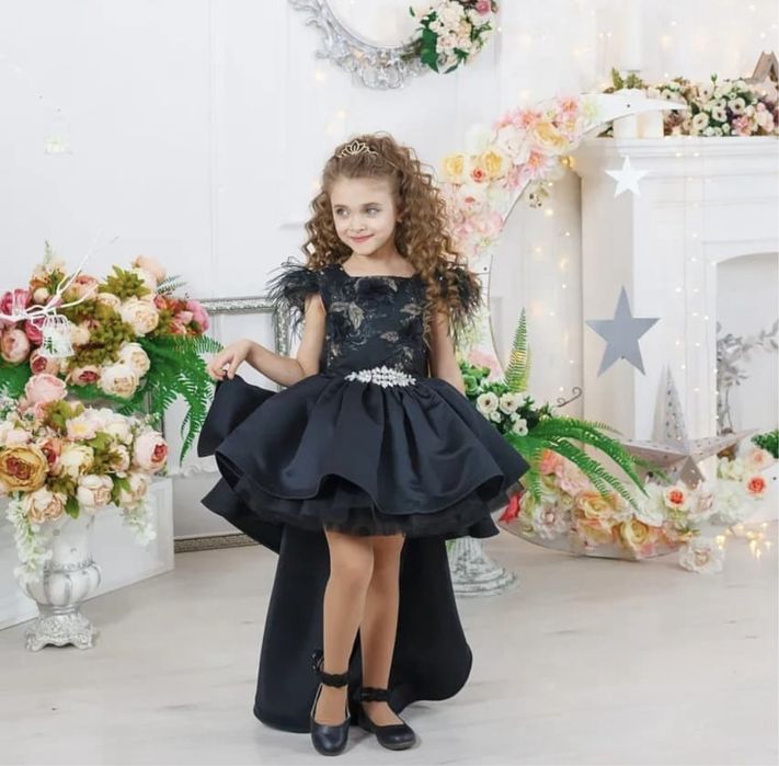 Продам платья на девочку