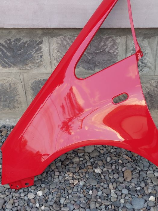 Aripa stanga fata rosu Ford Galaxy