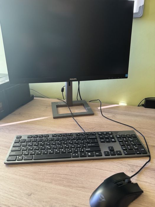 Комплект: Монитор с Клавиатура и Мишка