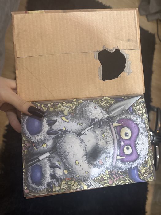 продам книгу «не открывать,кусается»