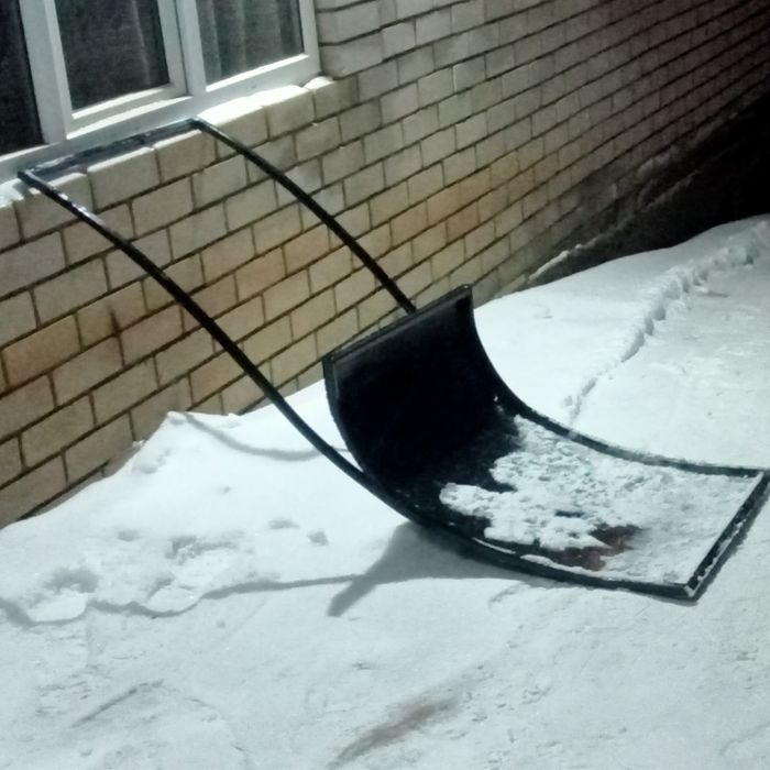 Лопата скрепер для чистки снега