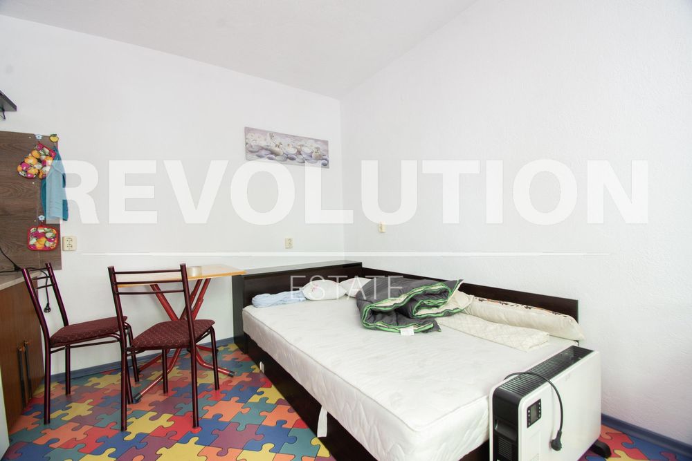 Дава се под наем Едностаен апартамент в София, Център - 20 кв.м за 300 € - Снимка #1