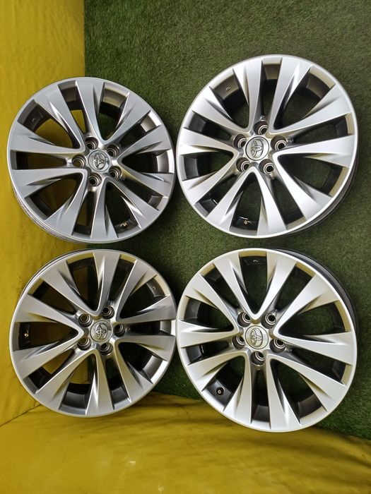 Диски R18 5x114.3 на Toyota.