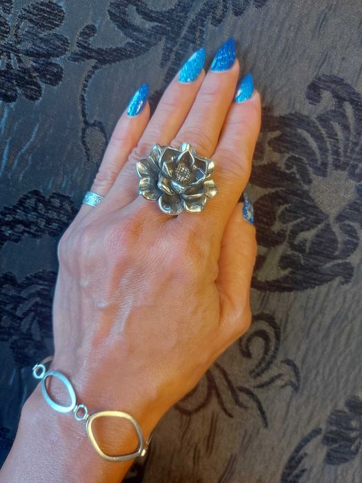 Красив, Масивен пръстен!