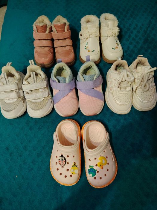 Продам кроссовки  на девочку