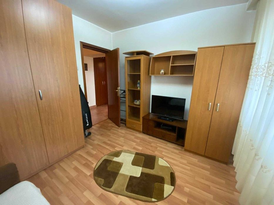 Închiriez apartament 4 camere zona Iancului