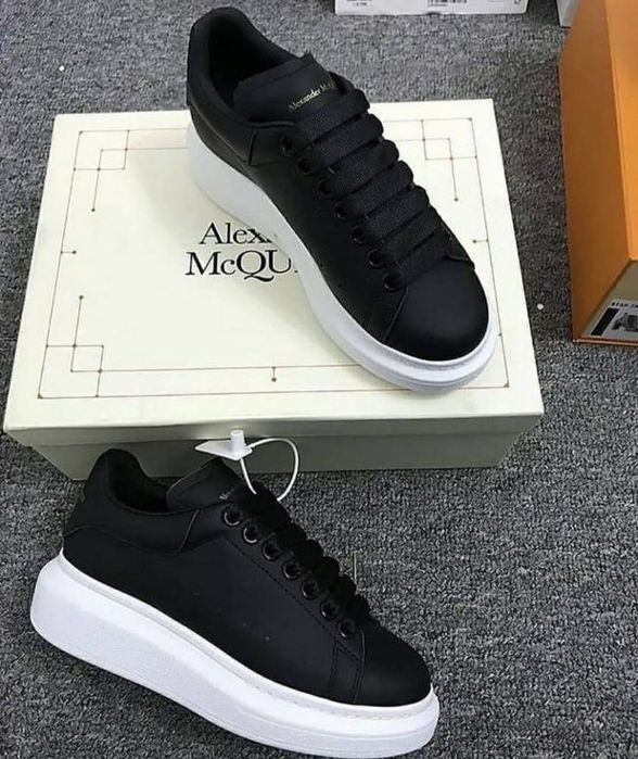 Alexander Mqueen Black/White